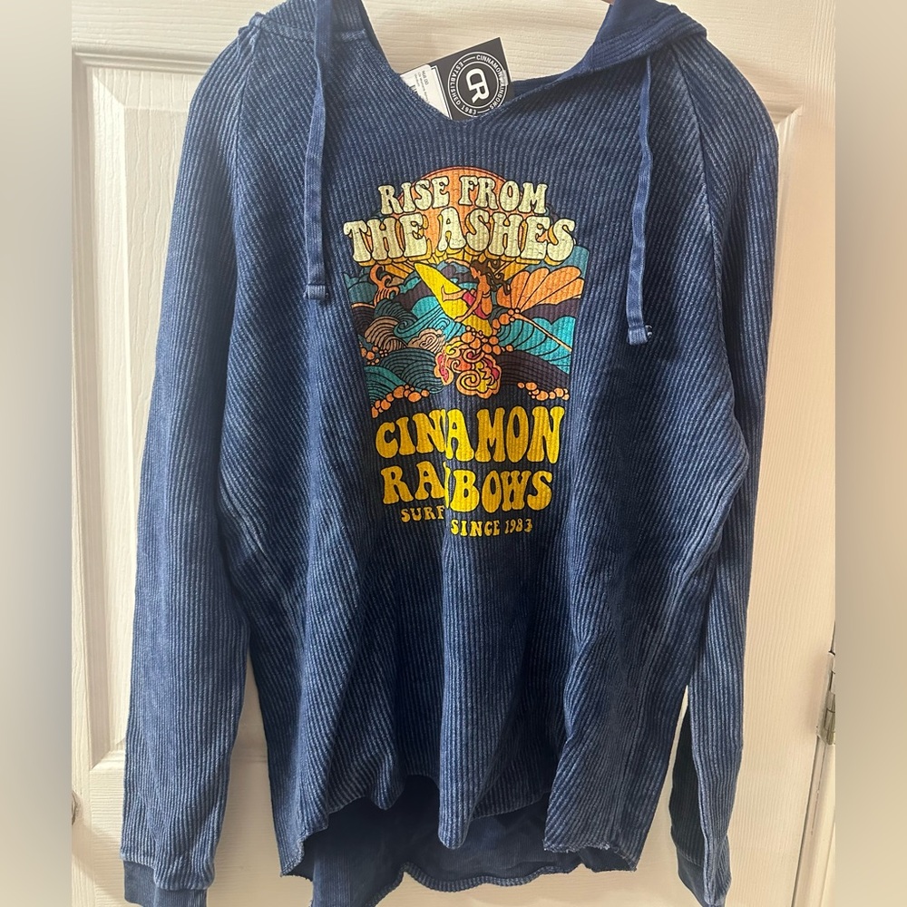 NWT CINNAMON RAINBOWS SURF SHOP (Hampton NH) WOMEN’S HOODIE